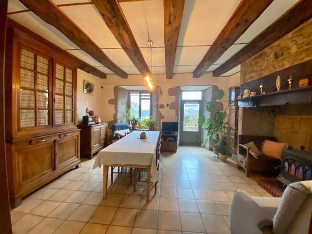 Gîte pour 4 personnes, avec Terrasse ainsi que Jardin et Vue à Junhac - 3