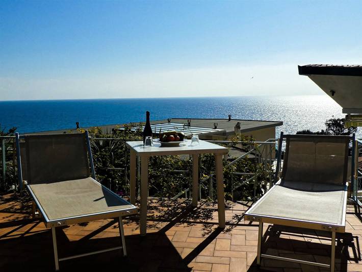Villa per 5 persone, con Balcone e Terrazza nonché Giardino a Comune di Diano Marina