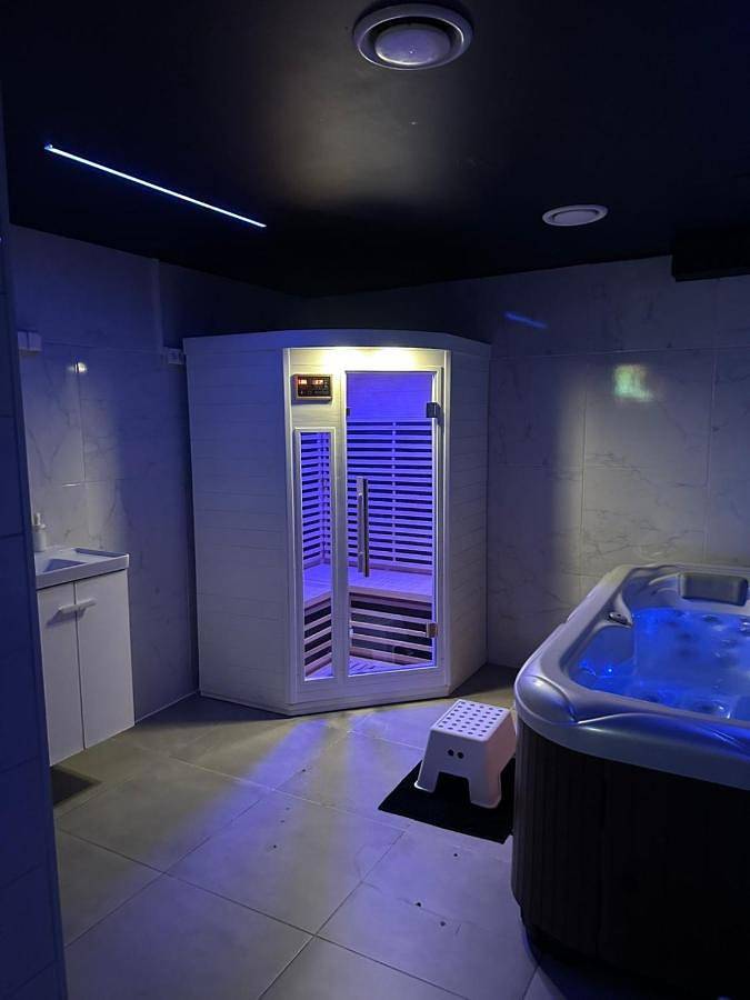 Location de vacances pour 2 personnes, avec Jacuzzi et Sauna à Fontaine
