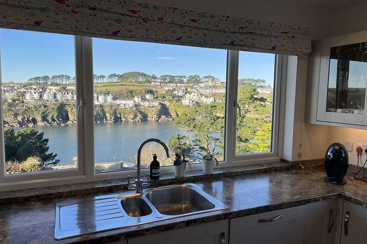 Cottage for 6 people, with garden in Polruan