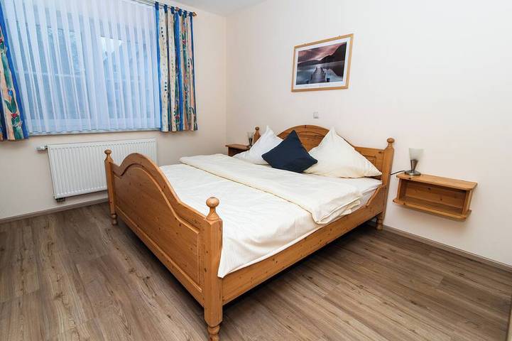 Ganze Wohnung, Geräumige Ferienwohnung (70qm) mit großer Terrasse und Gartenblick in Spalt, Fränkisches Seenland