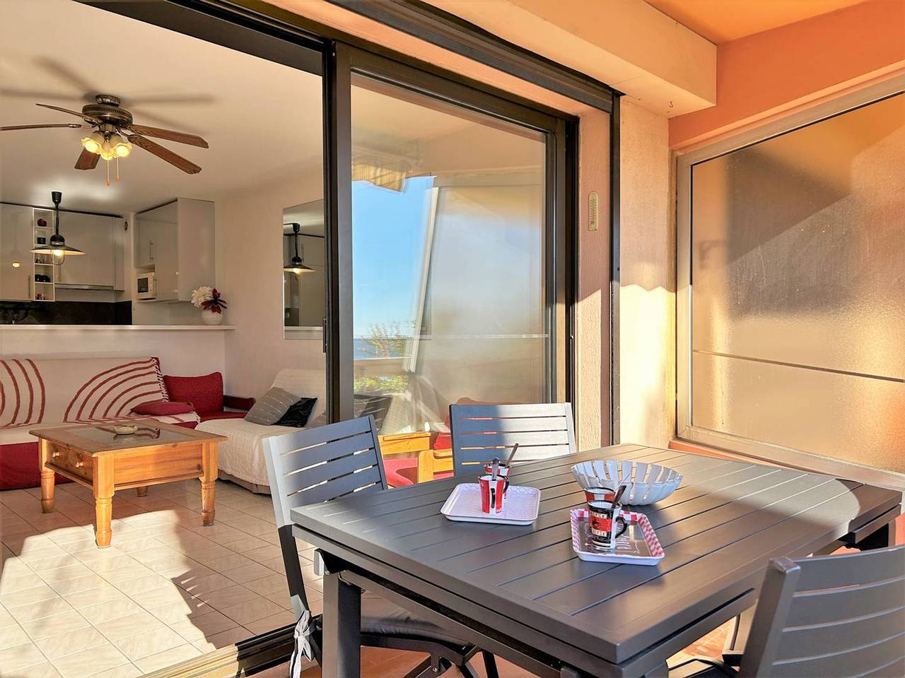 Entire apartment, 2-room apartment, air conditioning, 100m from beach, parking, Le Lavandou in Le Lavandou, Parc national Port-Cros