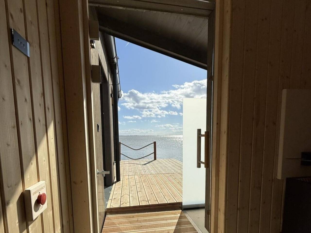 Vakantiehuis met sauna en uitzicht op een meer in Gemeinde Breitenbrunn am Neusiedler See, Leithaberg