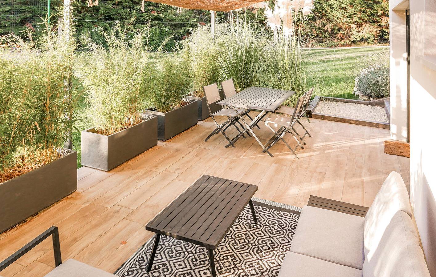 Appartement moderne avec piscine, WiFi et parking près du centre ville d'Allan in Allan, Région de nyons