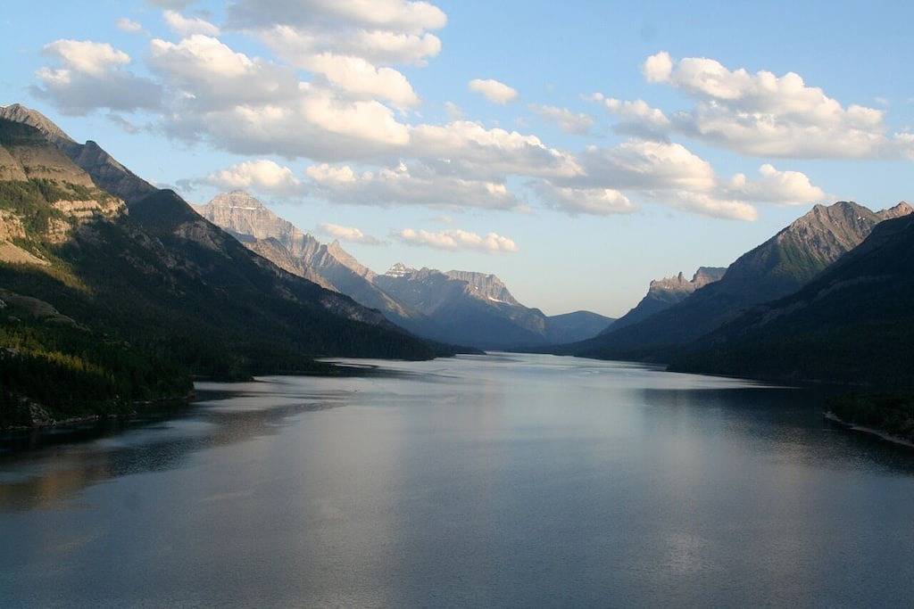 Cottage Rentals for 7 Guests in Canadian Rocky Mountains, Castle Mountain