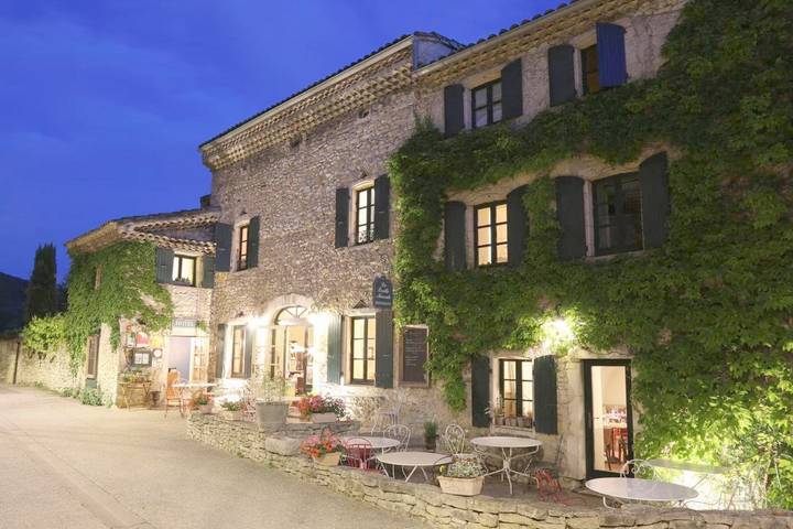 Hôtel pour 2 personnes, avec Terrasse ainsi que Jardin et Vue