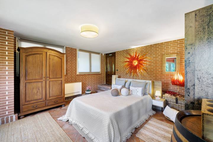 Appartamento intero, Appartamento 'Villa Paradiso' con Piscina Privata, Giardino Privato e Wi-Fi in Isola d'Asti, Provincia d'Asti