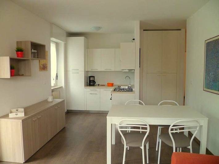 Gîte pour 4 personnes, avec piscine ainsi que balcon et jardin à Torbole - 2