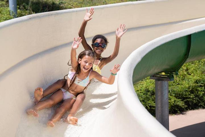 Location de vacances pour 4 personnes, avec sauna et terrasse ainsi que jacuzzi et piscine, animaux acceptés à Marsan (homonymie) - 2