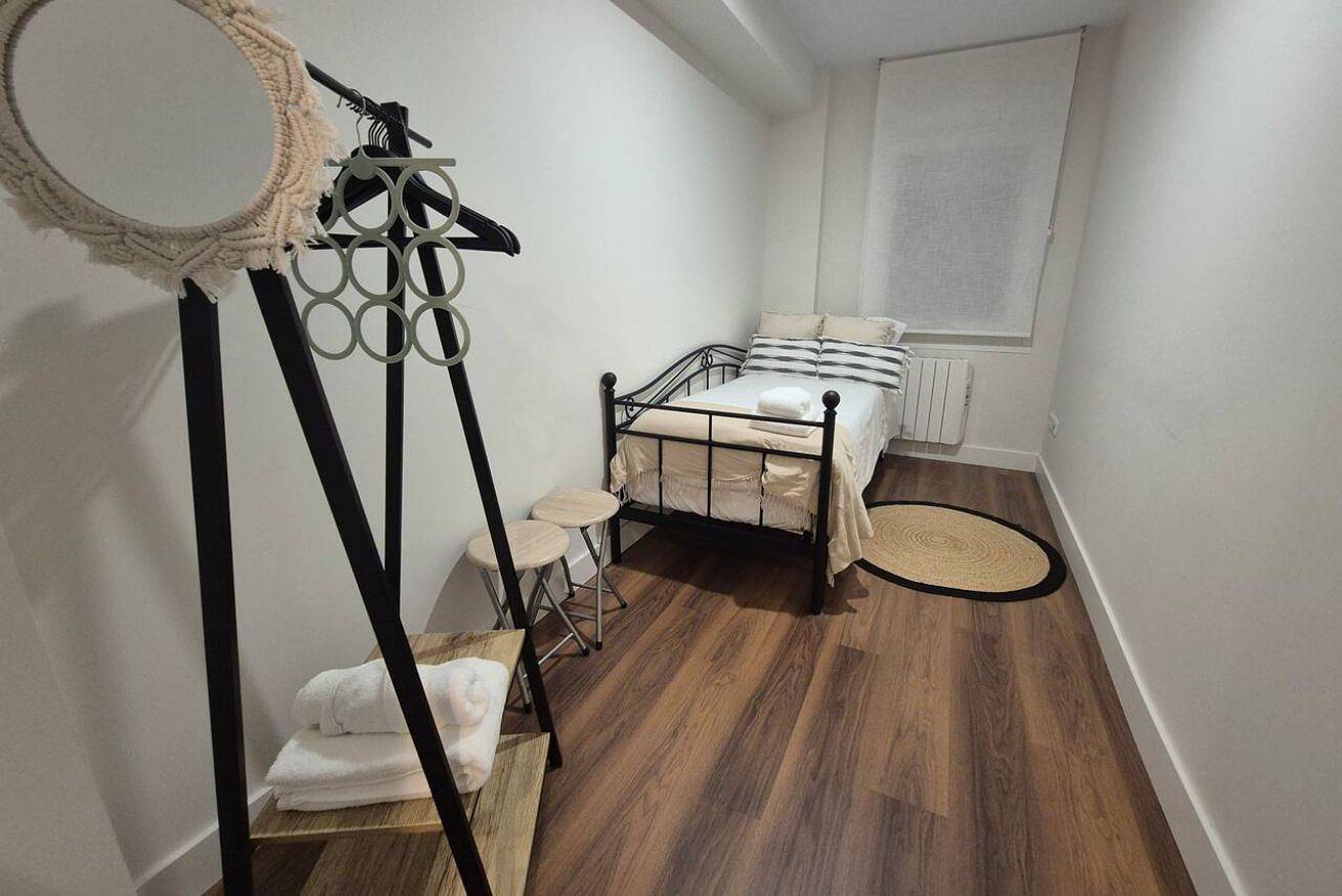 Entire apartment, 1A136 Mar de Poniente in Distrito Centro (Gijón), Gijón