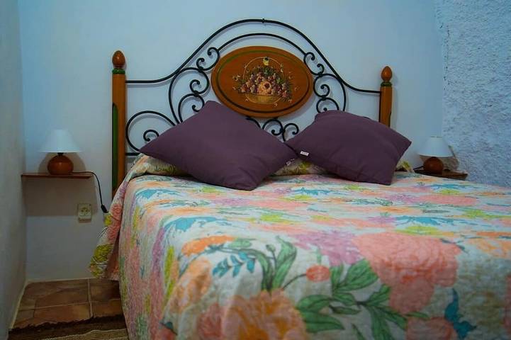 La Herencia Cave House, Private Hot Tub, and Views in El Roque (Tenerife), San Miguel de Abona