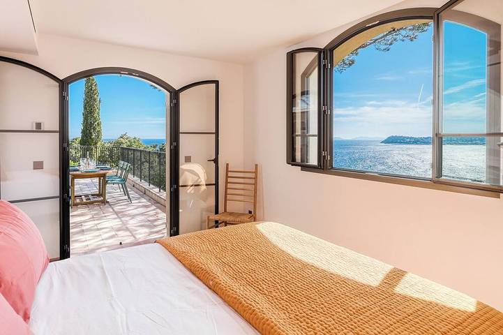 Location de vacances pour 10 personnes, avec balcon et jardin dans Plage du Débarquement (La Croix-Valmer) - 3