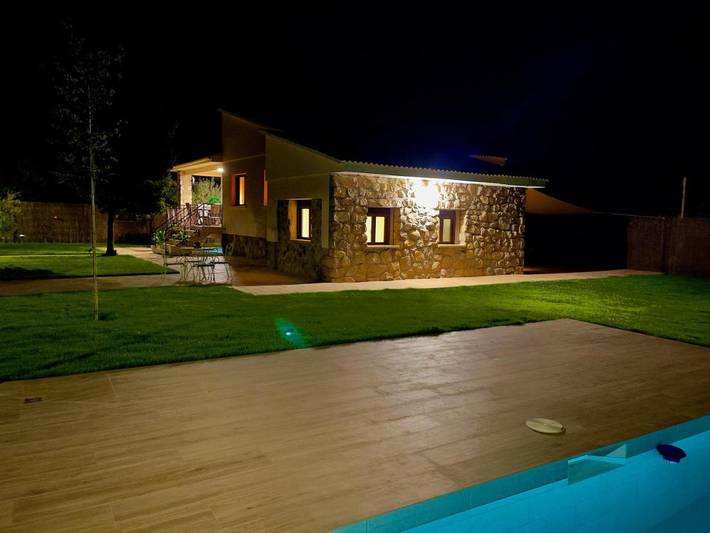 Location de vacances pour 10 personnes, avec piscine ainsi que vue et jardin, adapté aux familles à Escalona - 3