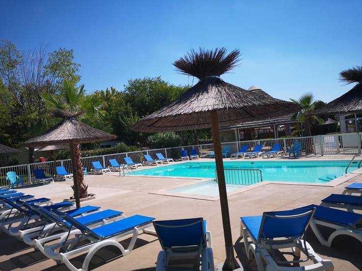 Location de vacances pour 6 personnes, avec Terrasse et Jardin ainsi que Bassin pour enfant et Piscine à Saint-Just
