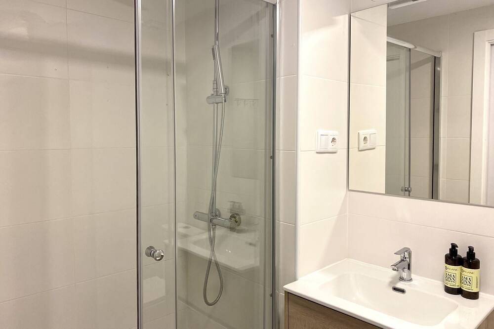 New renovated room in Malvarrosa Beach (No A/C) in Valence (Espagne), Costa de Valencia