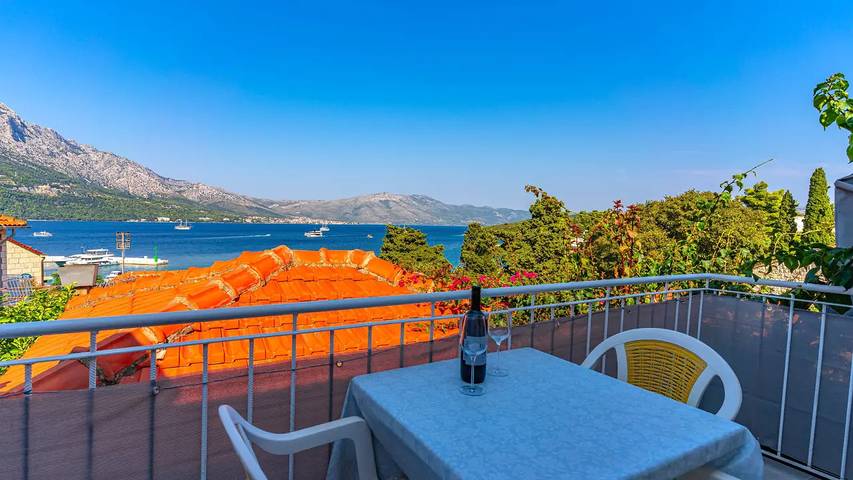Iznajmljivanje smještaja za odmor za 5 osoba, s Terasa u Korčula (Dalmacija)