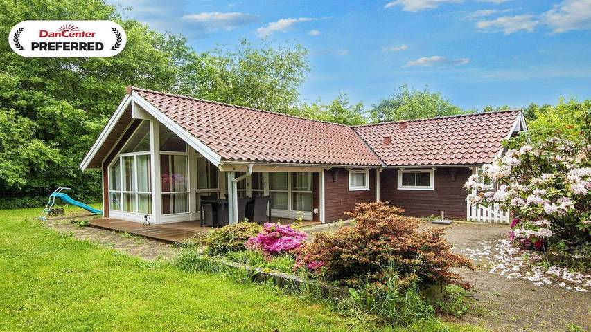 Ferienhaus für 7 Personen, mit Whirlpool und Sauna sowie Terrasse und Garten in Arrild
