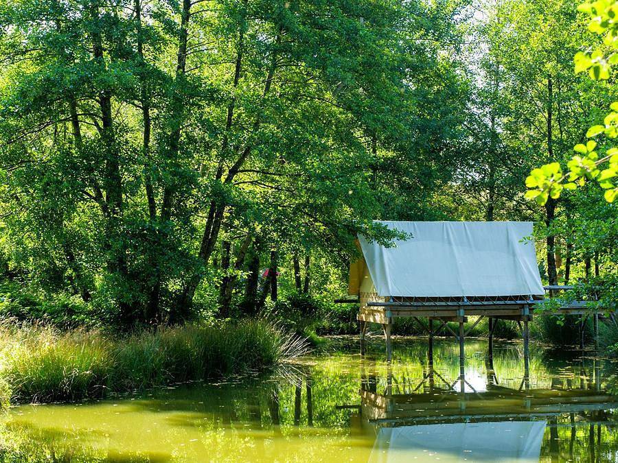Camping la Fougeraie - Tente 2 personnes - Robinson seul au monde in Saint-Léger-de-Fougeret, Parc naturel régional du Morvan