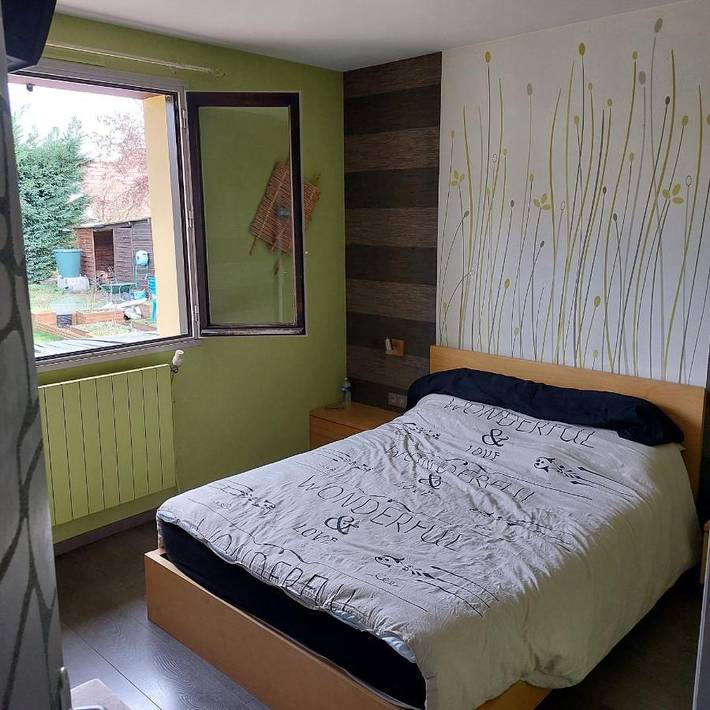 Chambre d’hôte pour 3 personnes, avec jardin et terrasse à Cérans-Foulletourte