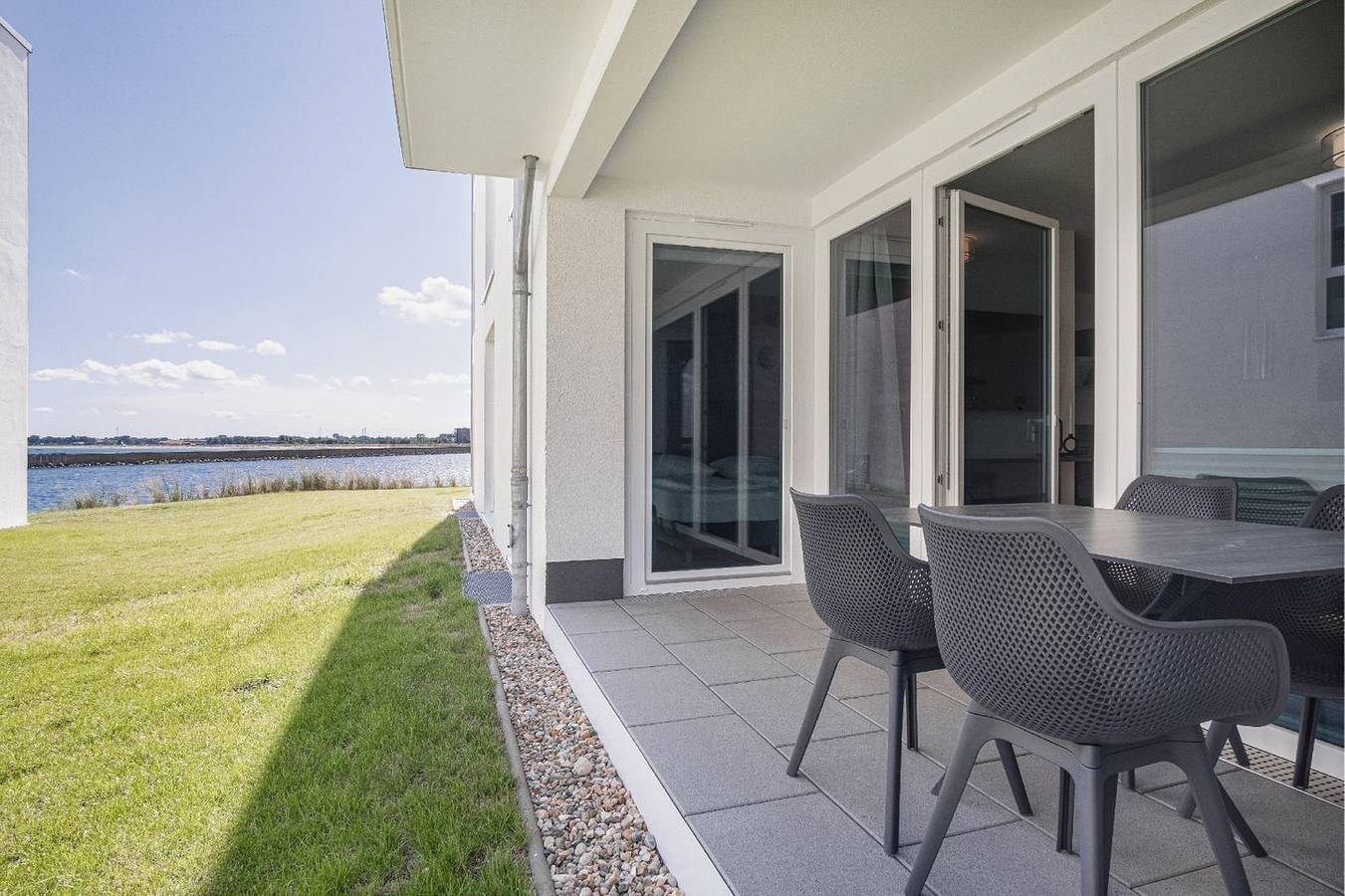 Ganze Wohnung, Ostseebrise - Indoor Schwimmbad, Sauna, Terrasse, eigener Stellplatz, am Meer in Olpenitz, Kappeln
