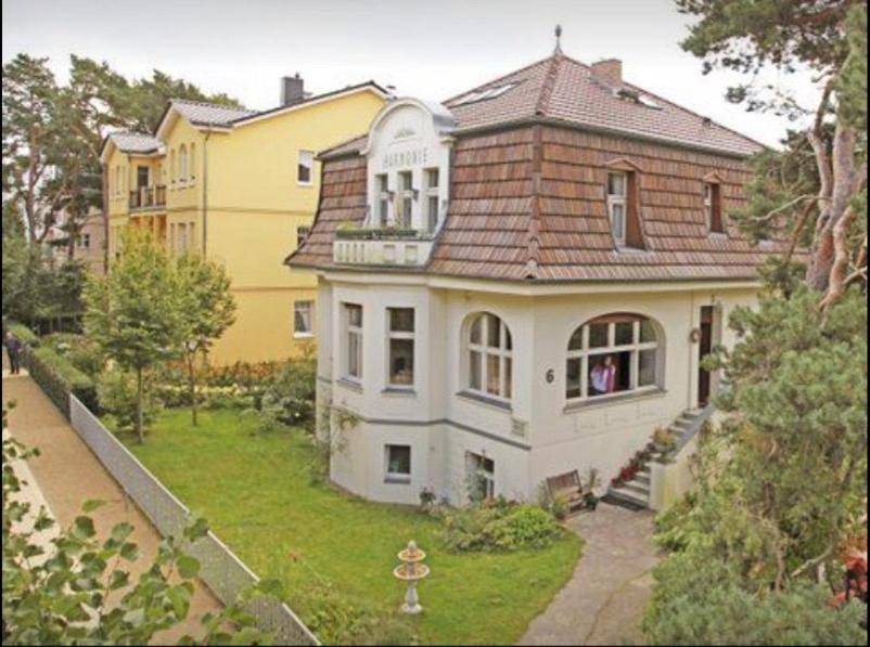 Gästehaus für 12 Personen mit Terrasse in Drei Kaiserbäder, Heringsdorf