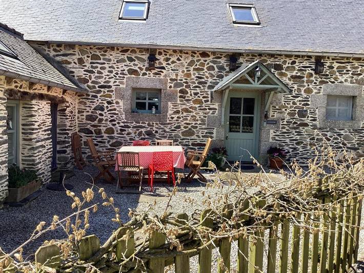 Gîte pour 7 personnes, avec piscine ainsi que jardin et vue à Saint-Martin-des-Prés