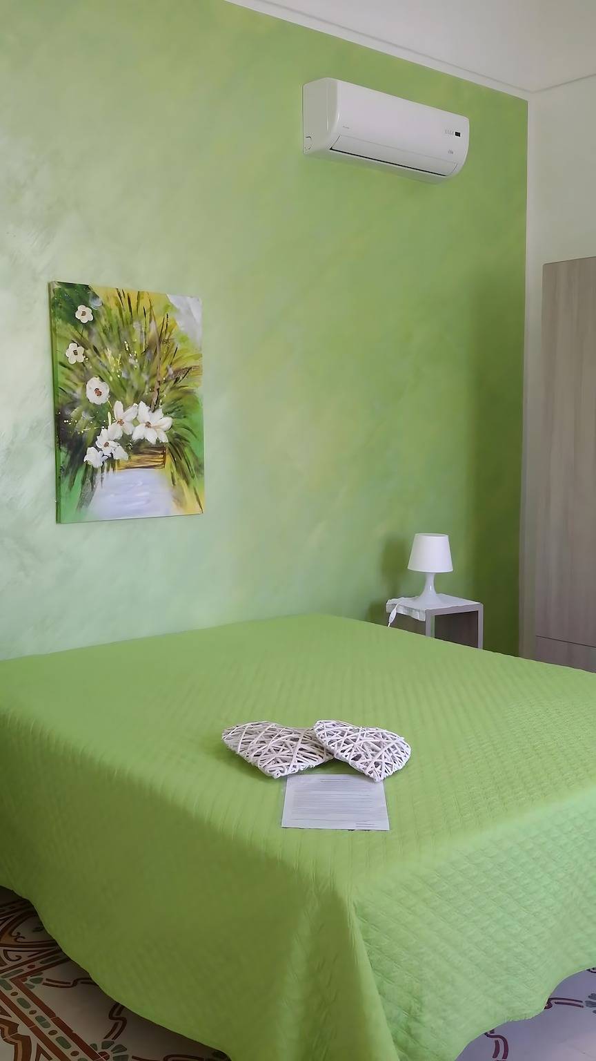 Room 'La Casa Dei Nonni - Verde' with Shared Garden, Wi-Fi and Air Conditioning in Custonaci, Trapani provins