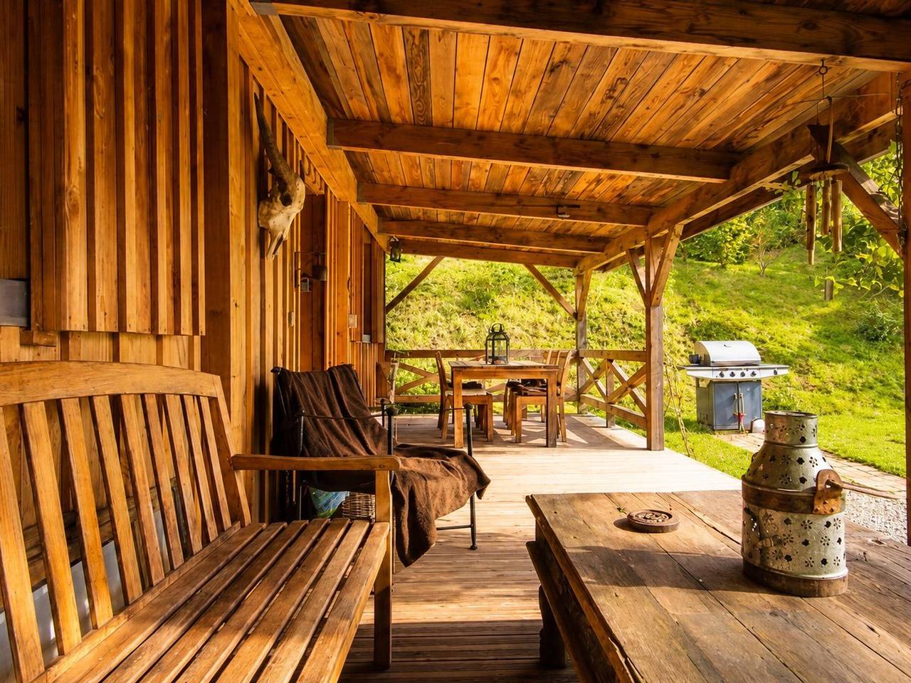 Holzchalet am Crescent See - 6-7 Pers., rustikaler Charme & moderner Komfort in Marigny-l'Église, Naturpark Morvan