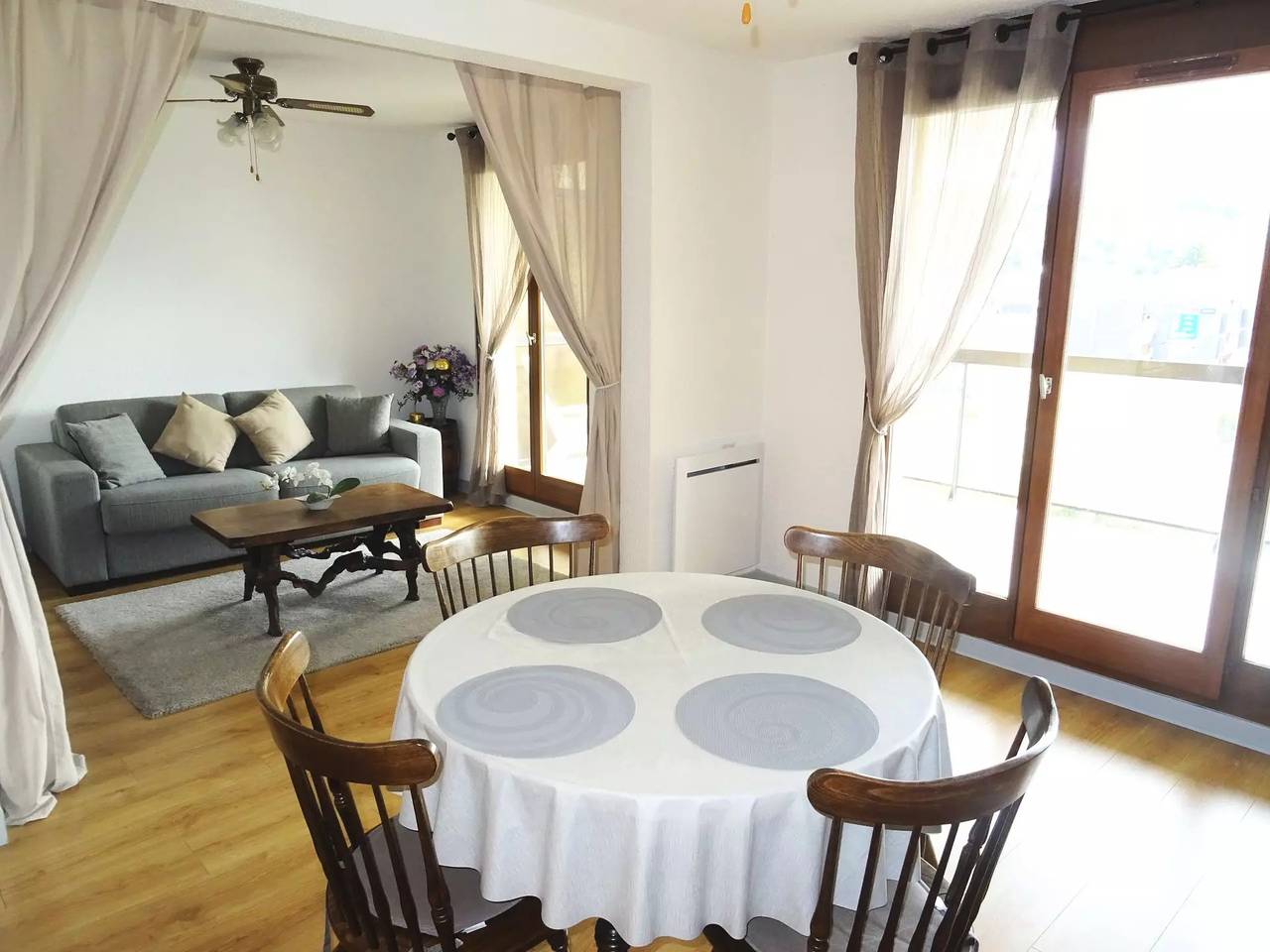 Entire apartment, Along the lake - Between Lake and Mountains, charming apartment! in Aix-les-Bains, Chambéry region