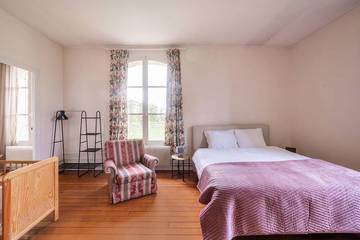 Villa pour 20 Personnes dans Pouru-Saint-Remy, Ardennes, Photo 2