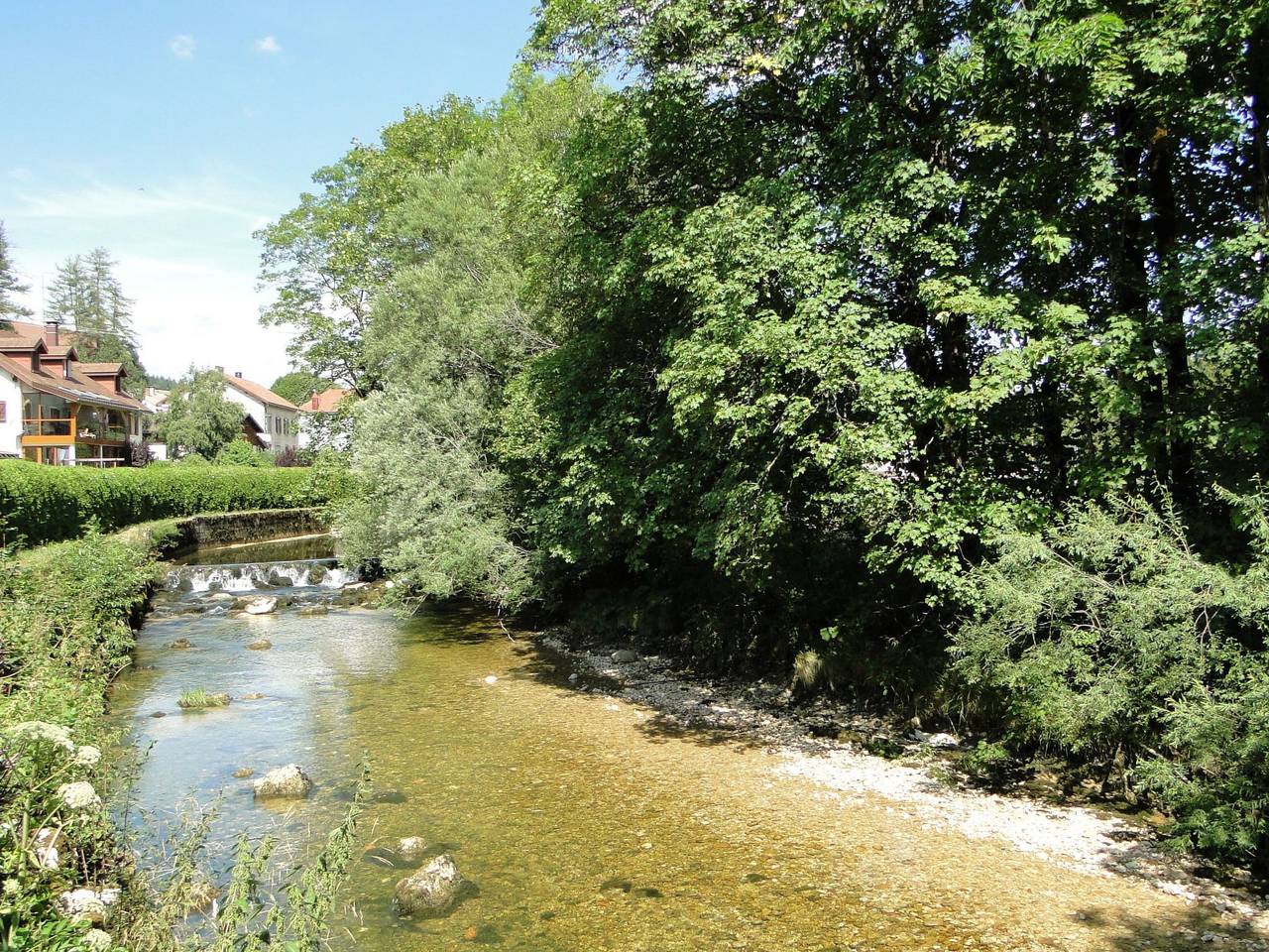 Ganze Wohnung, Saine Montagne du Jura mit Spa Sauna Fluss in Foncine-le-Haut, Regionaler Naturpark Hochjura