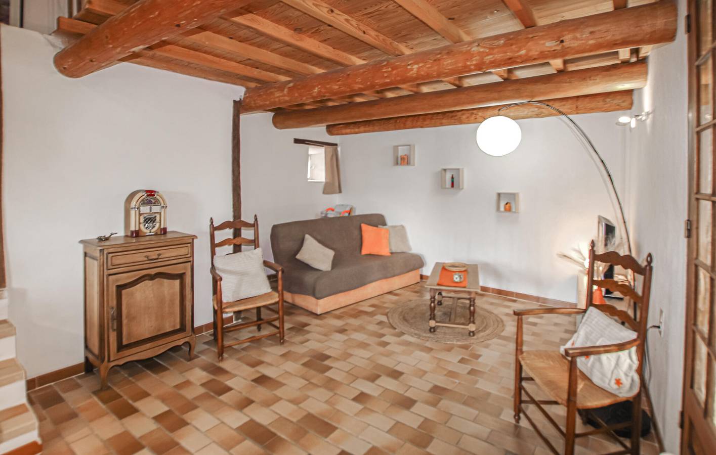 Appartement spacieux avec vue panoramique et garage près de la rivière L'Oule in La Motte-Chalancon, Région de Die