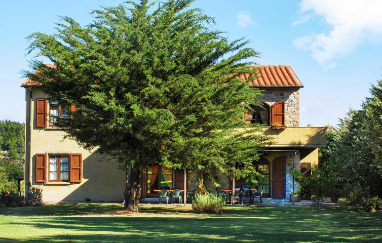 Ferienhaus für 24 Personen, mit Garten und Terrasse sowie Pool, mit Haustier