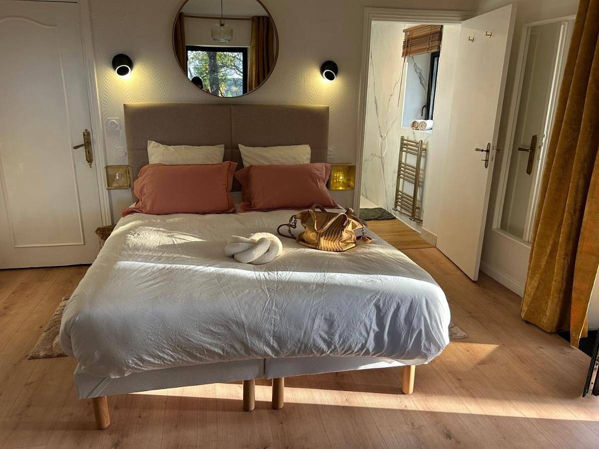 Double Room with Garden View in Plouigneau, Ceinture Dorée