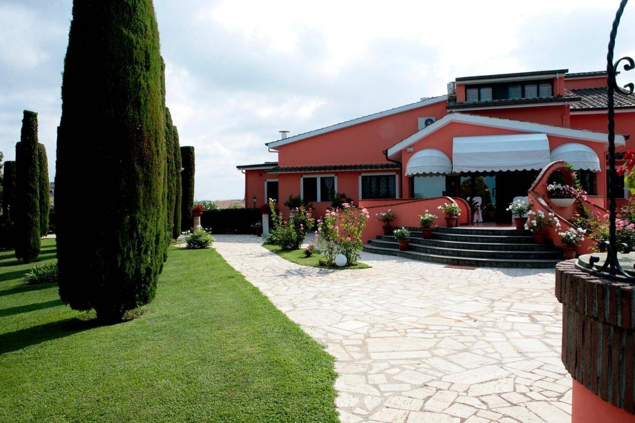 Villa Francesca Pomezia Roma in Pomezia, Provincia di Roma