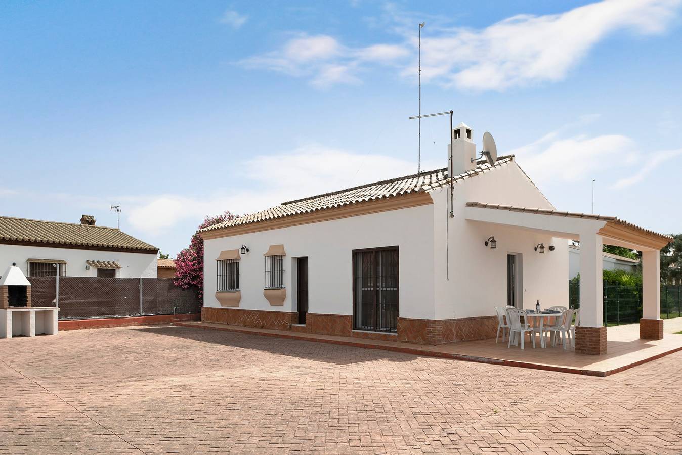 Villa Perez Zara Carmelo mit Pool, Garten und Wlan in Conil de la Frontera, Costa de la Luz