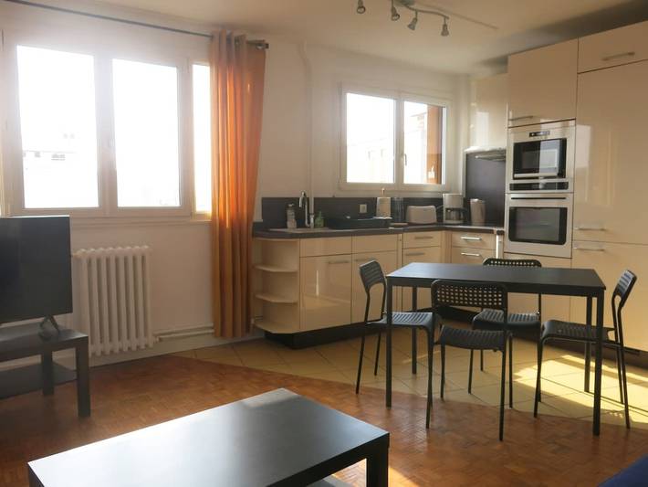 Location de vacances pour 4 personnes, adapté aux familles à Les Lilas