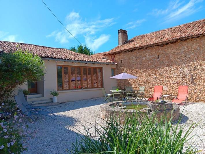 Gîte pour 4 personnes, avec jardin et vue à Javerlhac-et-la-Chapelle-Saint-Robert