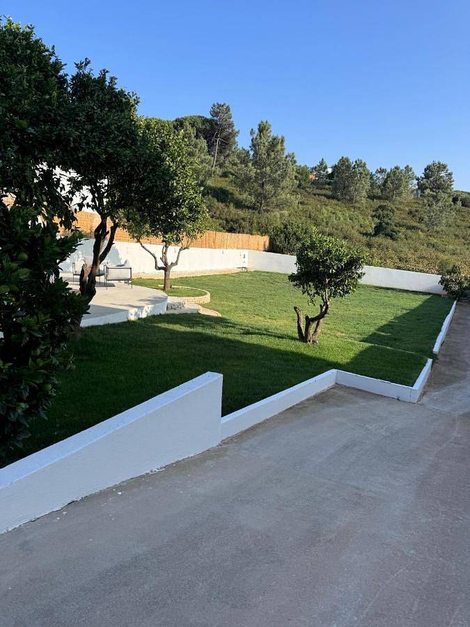 Apartamento para 10 personas, con Terraza además de Jardín y Vistas en Estoril