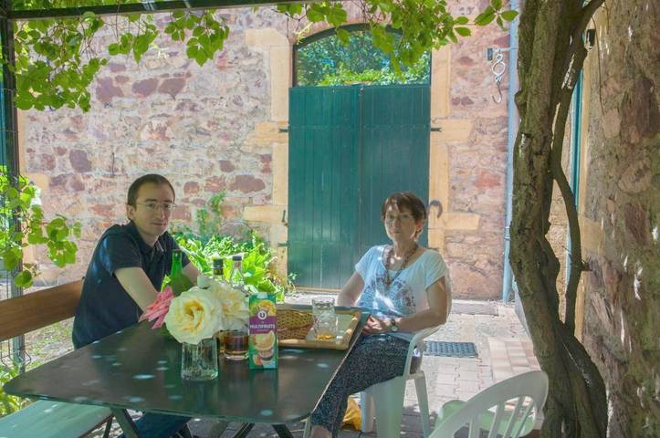 Cottage pour 4 personnes, avec vue et jardin à Lentilly