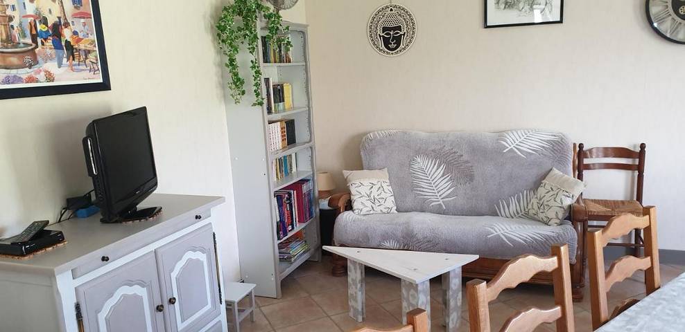 Location de vacances pour 11 personnes, avec terrasse ainsi que piscine et jardin à Saint-Crépin-et-Carlucet - 3