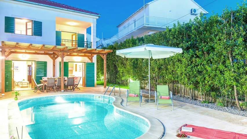 Villa mit pool für 8 Personen, mit Pool und Garten auf Hvar