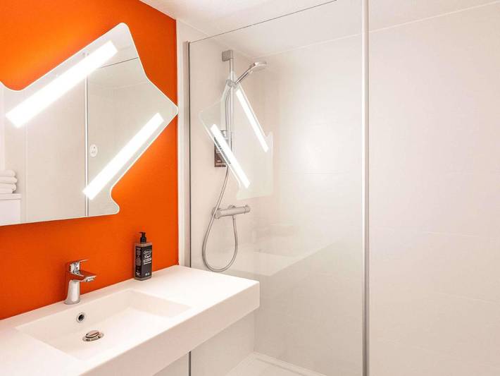 Hôtel pour 4 personnes, avec terrasse à Houdemont