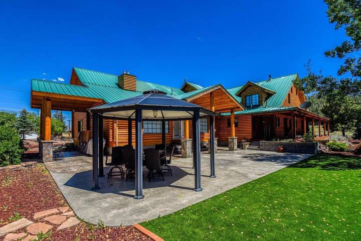 Ferienhaus für 16 Personen, mit Terrasse und Garten - 1