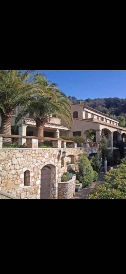 Villa para 25 pessoas, com jardim e jacuzzi e ainda piscina em Nice