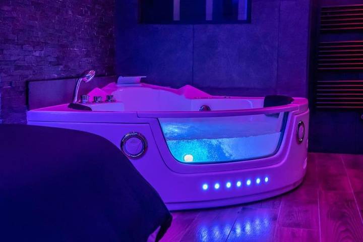 Gîte pour 2 personnes, avec jardin ainsi que jacuzzi et terrasse à Corbeil-Essonnes - 4