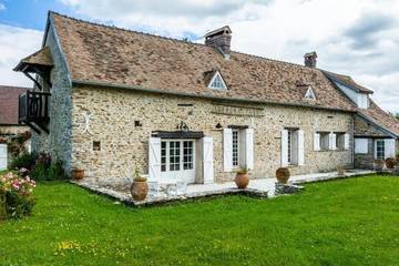 Gîte pour 13 personnes, avec jardin et vue à Houlbec-Cocherel