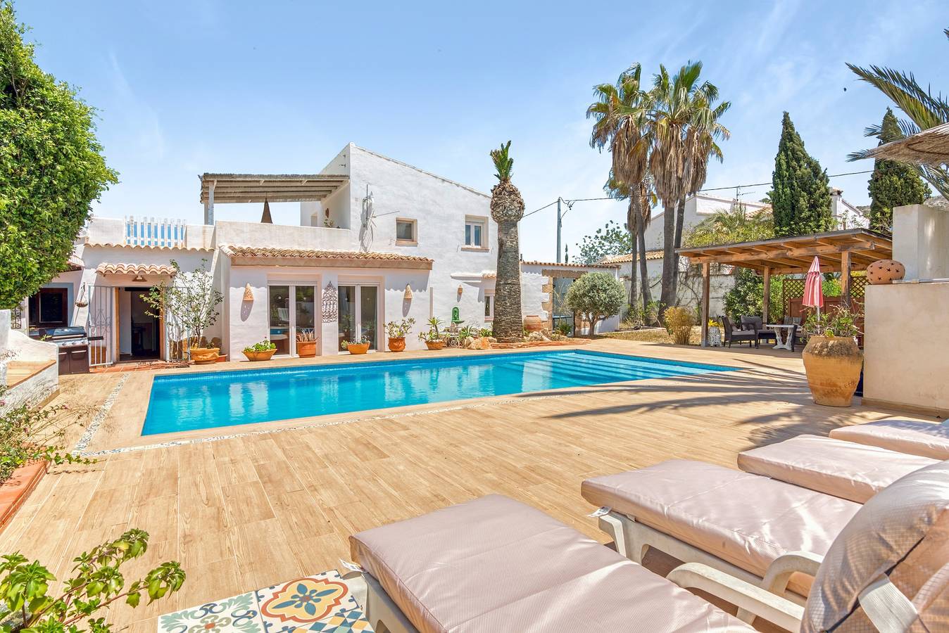 Villa 'La Siesta' with Mountain View, Private Pool and Wi-Fi in Jávea, Costa Blanca