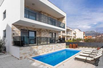 Villa für 6 Personen, mit Balkon in Kaštela