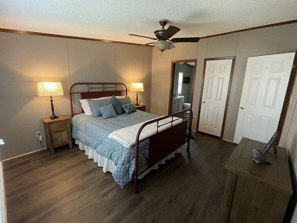 Comfy Getaway w/ stream and bridge out back in Ashe County